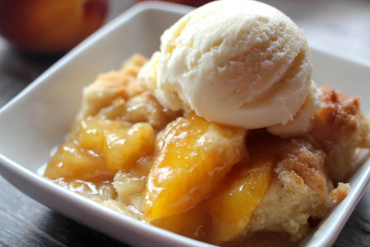 Easy Peach Cobbler