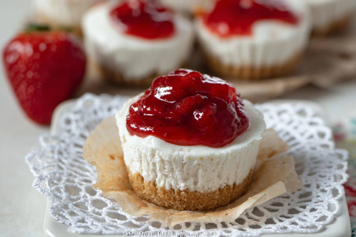 No Bake Mini Low Carb Keto Strawberry Cheesecakes 3 No Bake Mini Low Carb Keto Strawberry Cheesecakes