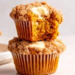 Easy Pumpkin Cheesecake Muffins with Streusel 4 Easy Pumpkin Cheesecake Muffins recipe
