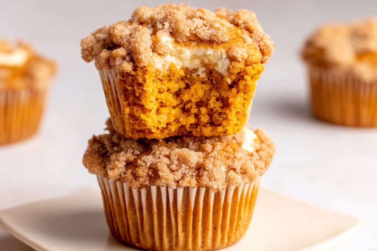 Easy Pumpkin Cheesecake Muffins