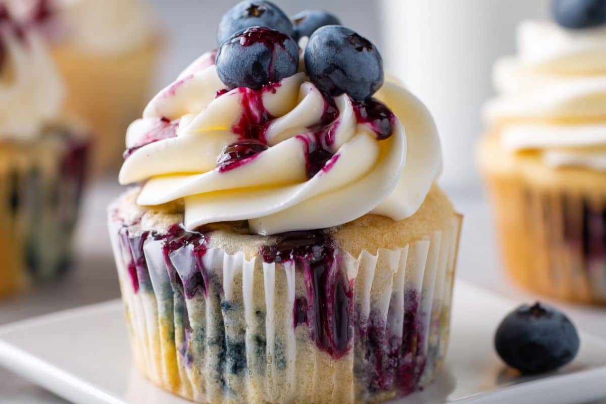 White Chocolate Blueberry Cupcakes