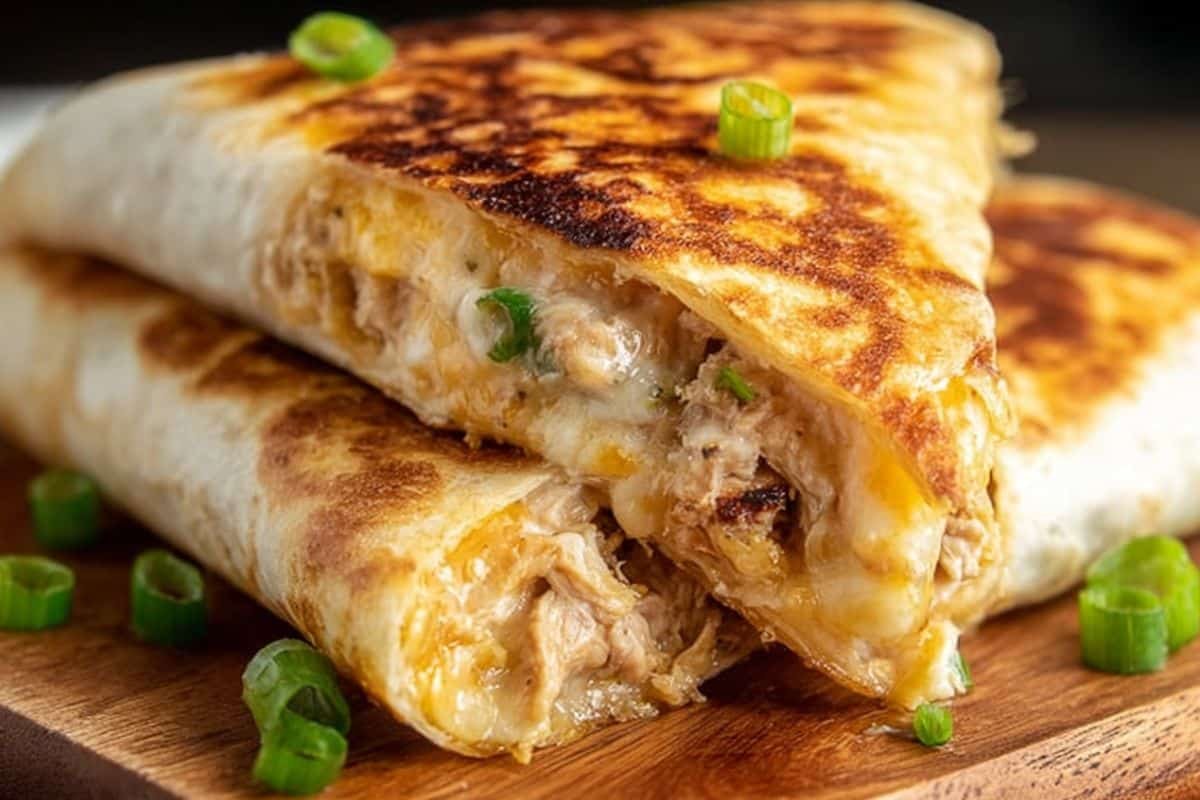 Cheesy Garlic Chicken Wraps