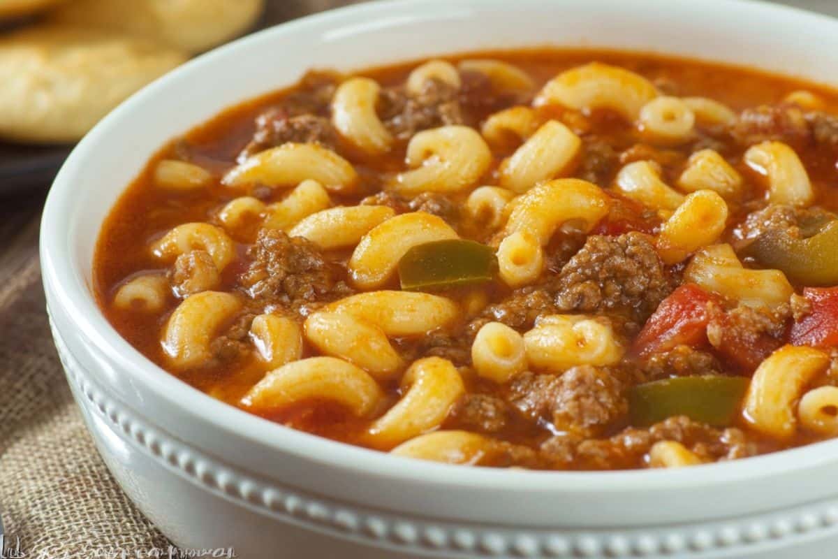 Beef and Tomato Macaroni Soup