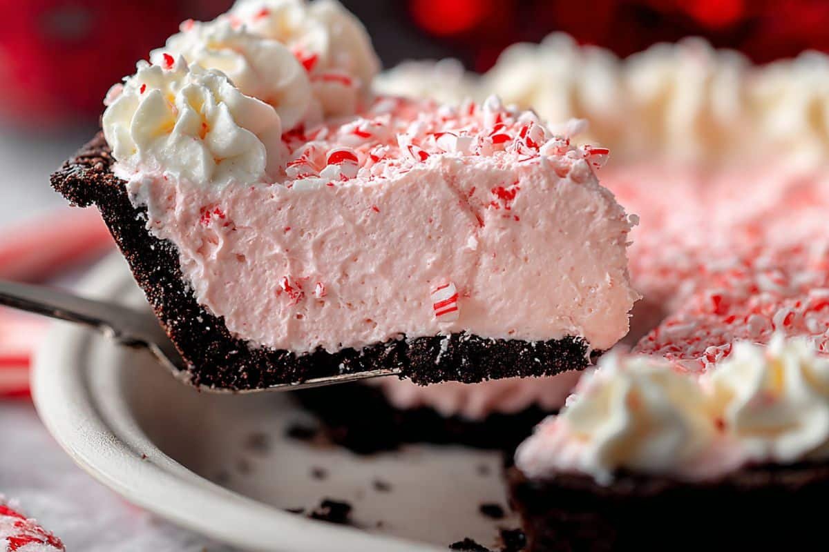 No Bake Christmas Peppermint Pie